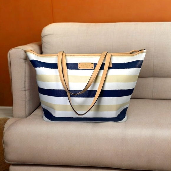 Kate Spade navy/cream tote bag. Please see all photos as they are part of the it - Picture 13 of 17